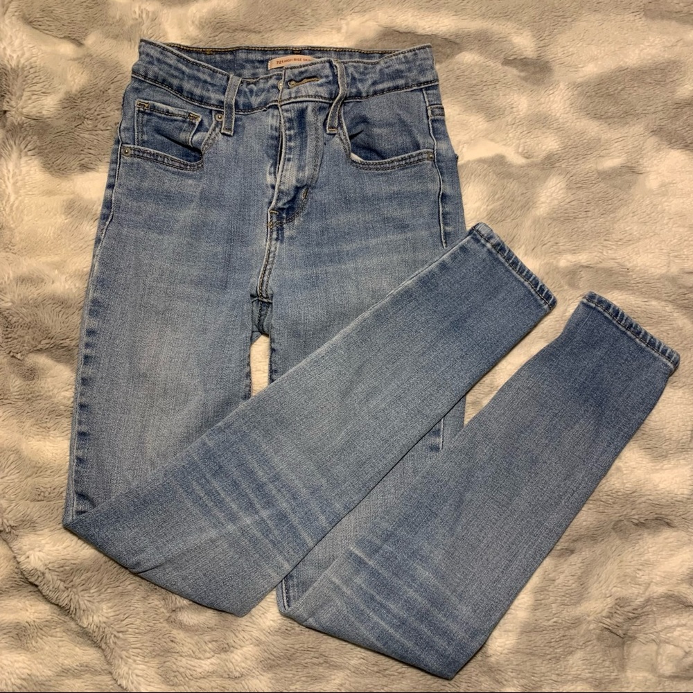 Levi’s 721 High-Rise Skinny Jeans, medium wash